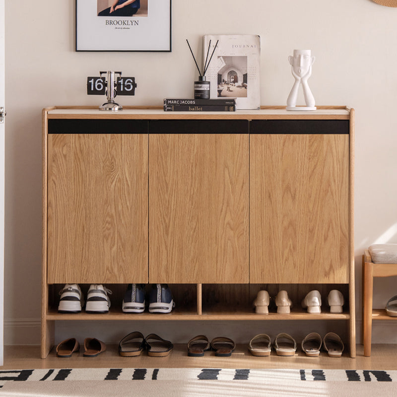 Stanley Solid American Oak 3-Door 2-Door Shoe Cabinet – 3-door Natural Wood